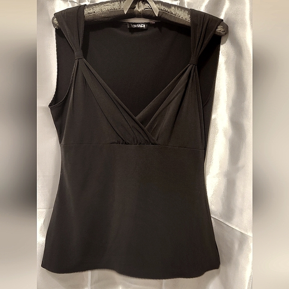 Tahari sleeveless blouse - Picture 2 of 7